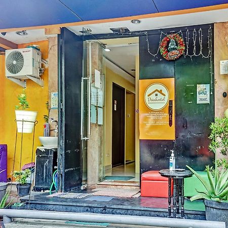 Super Oyo 90692 Point Hostel Jakarta Exteriör bild