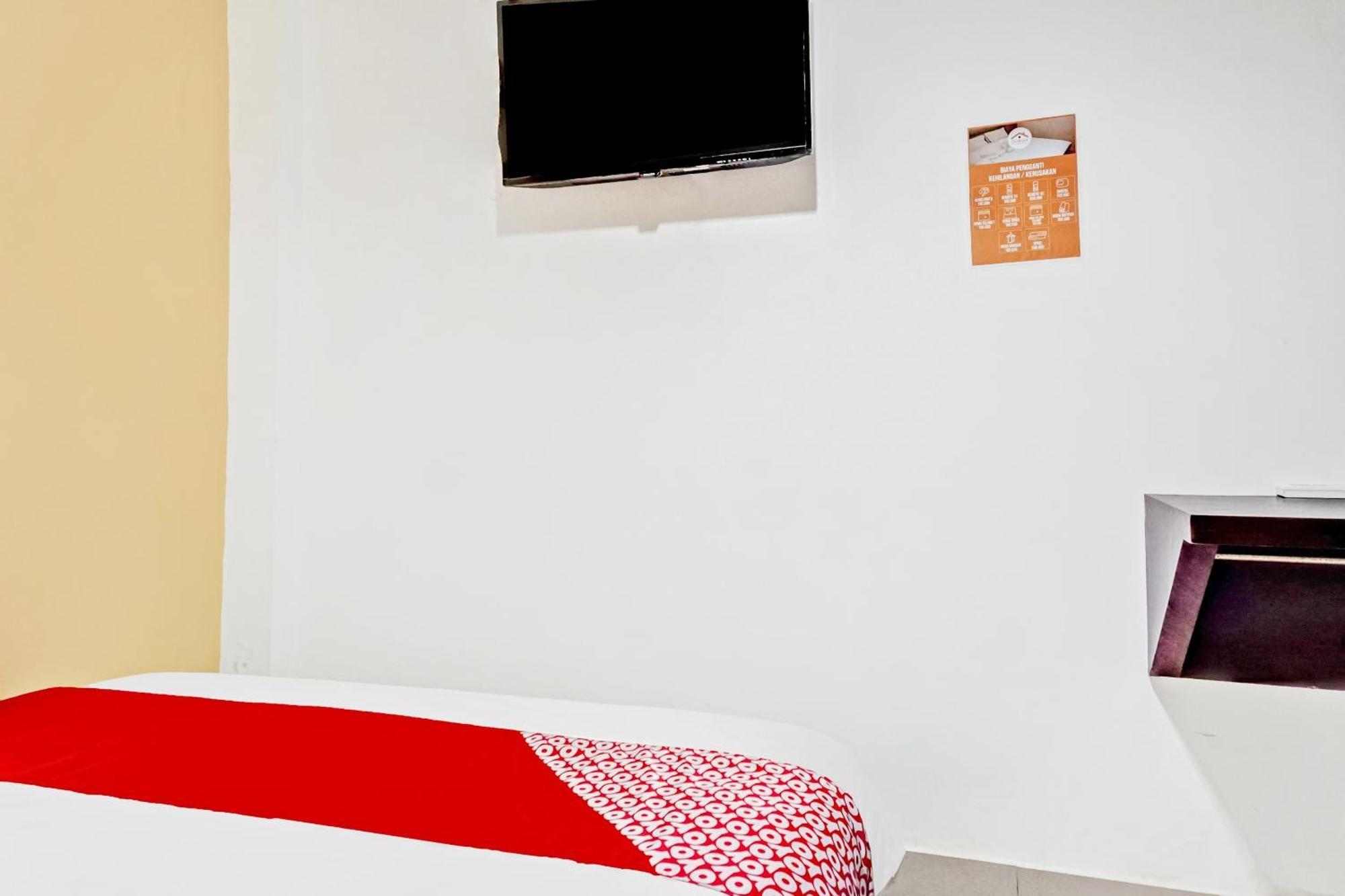 Super Oyo 90692 Point Hostel Jakarta Exteriör bild